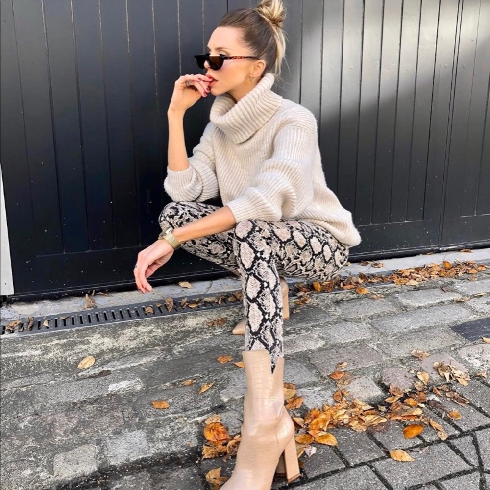 LN H & M SNAKESKIN FAUX LEATHER PANTS.
